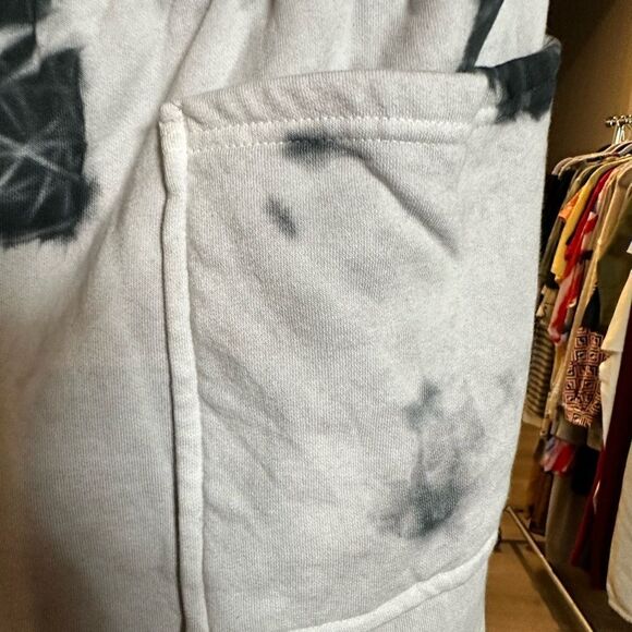 NWT No Boundaries Men’s GRAY Tie Dye Fleece Jogger 7” Shorts Drawstring  Waist S - Picture 6 of 8